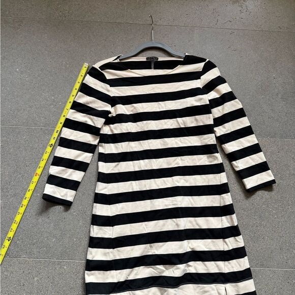 Theory Size Small Striped Off White and Black Dress Great Condition Non Smoking - Picture 9 of 13